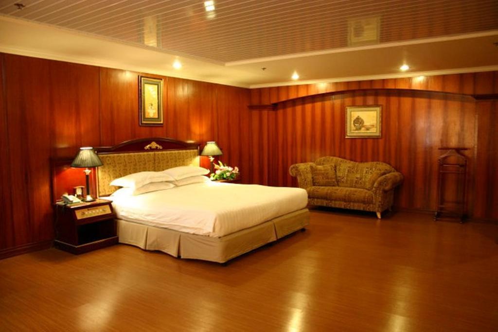 Grand Regal Hotel Bacolod Phòng bức ảnh