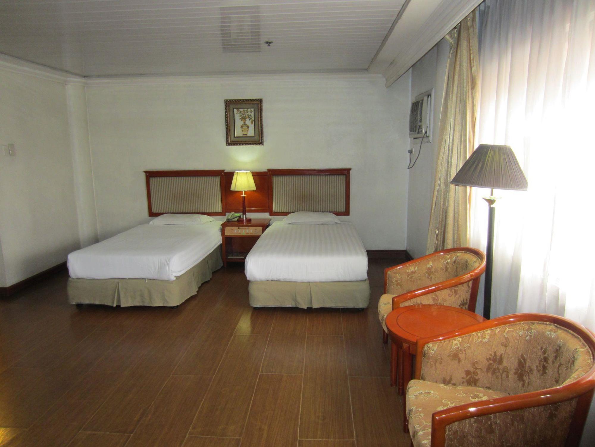 Grand Regal Hotel Bacolod Ngoại thất bức ảnh