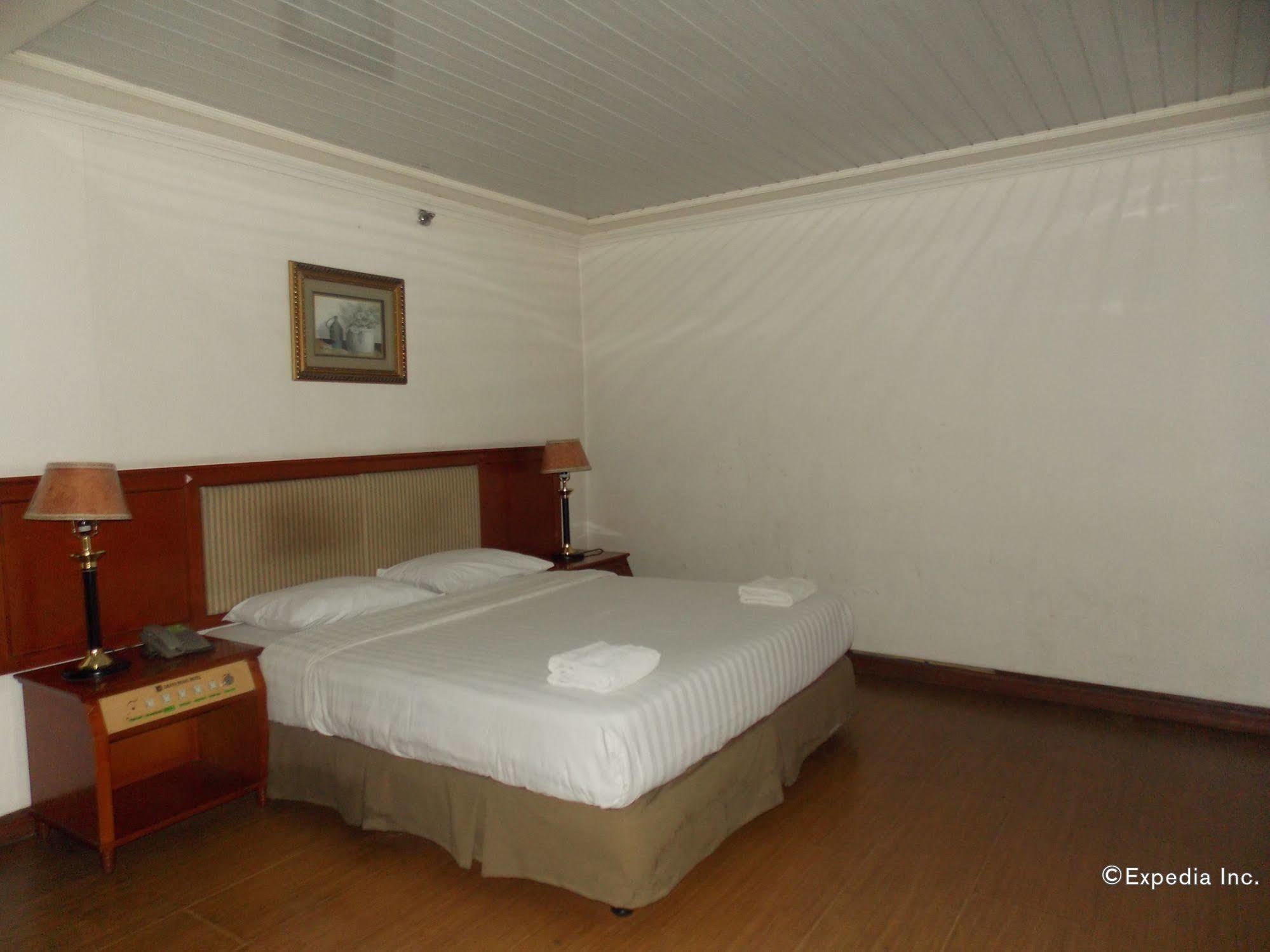 Grand Regal Hotel Bacolod Ngoại thất bức ảnh