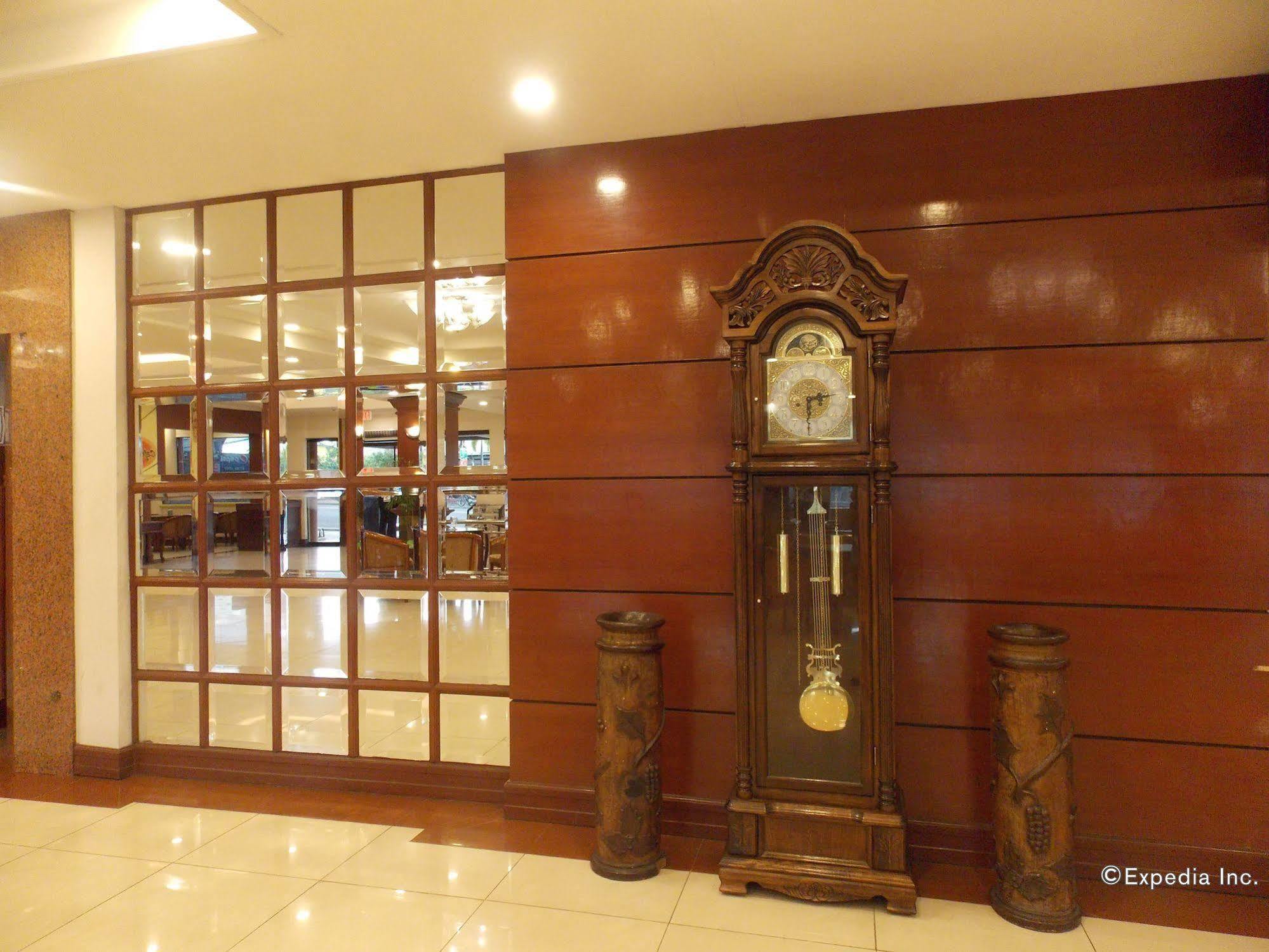 Grand Regal Hotel Bacolod Ngoại thất bức ảnh