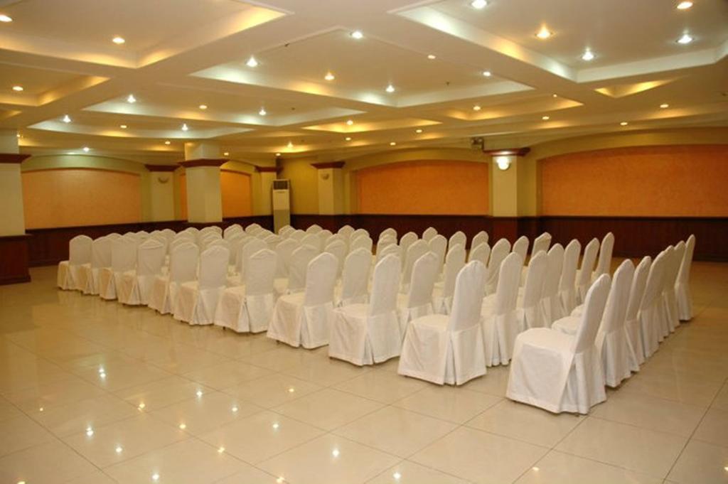 Grand Regal Hotel Bacolod Ngoại thất bức ảnh