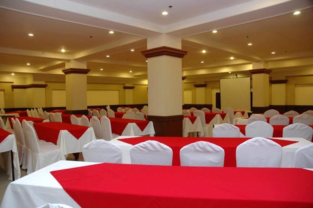 Grand Regal Hotel Bacolod Ngoại thất bức ảnh