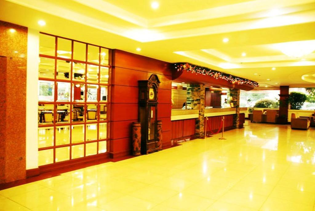 Grand Regal Hotel Bacolod Ngoại thất bức ảnh